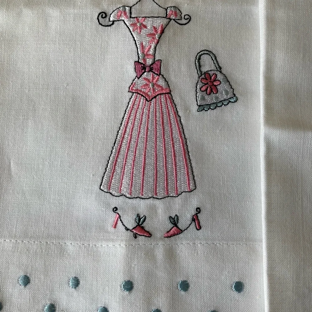 Embroidered White Guest Towels - Set of Two